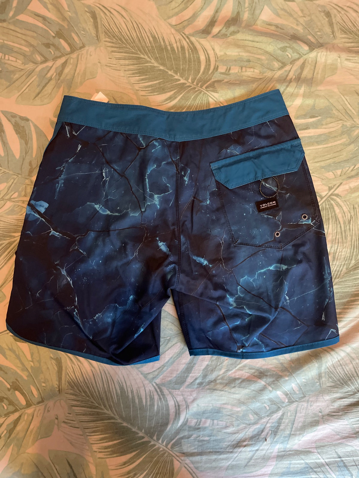 short Volcom photo 4