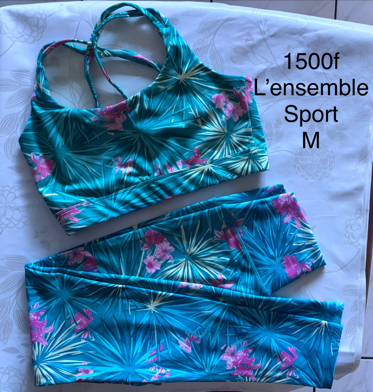 ensemble sport taille M photo 1