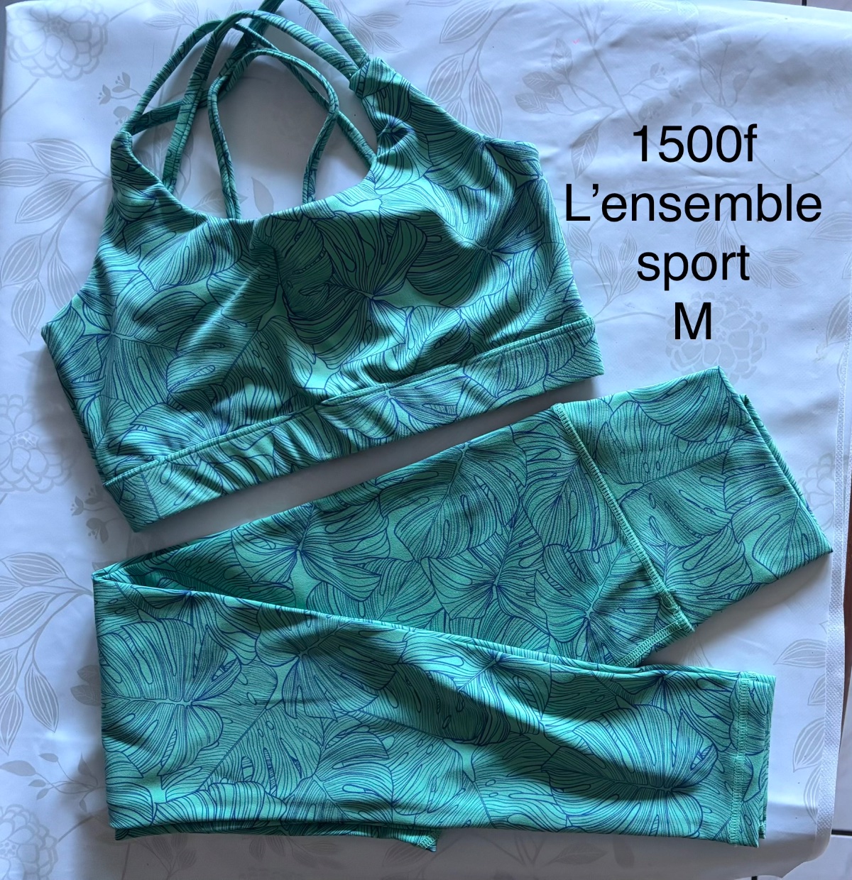ensemble sport taille M photo 1