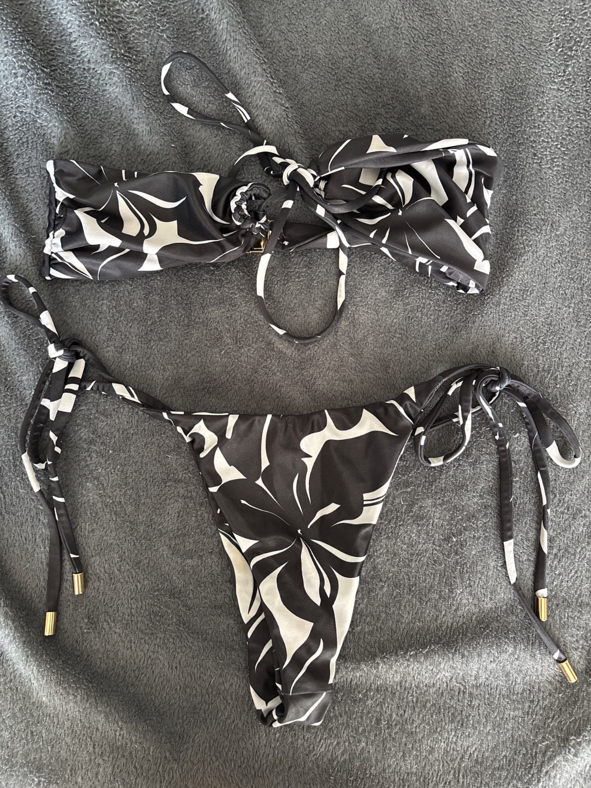 Maillot de bain bandeau fleuri noir et blanc photo 1