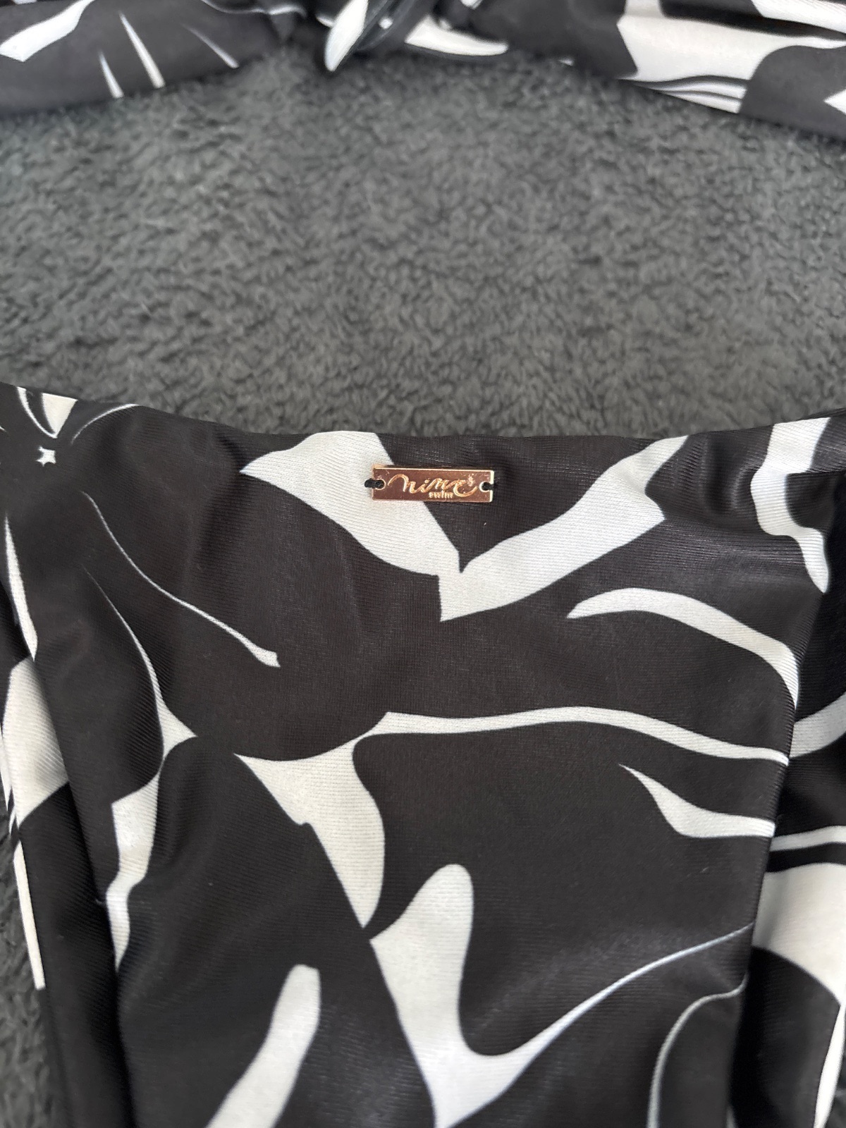 Maillot de bain bandeau fleuri noir et blanc photo 4