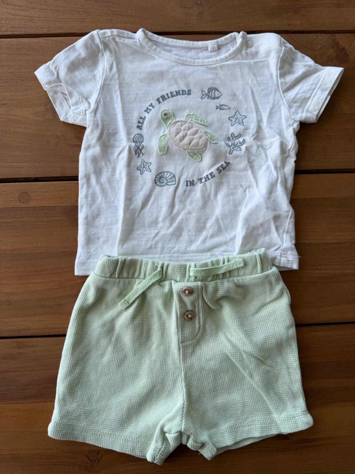 Joli petit ensemble short t-shirt vert photo 1