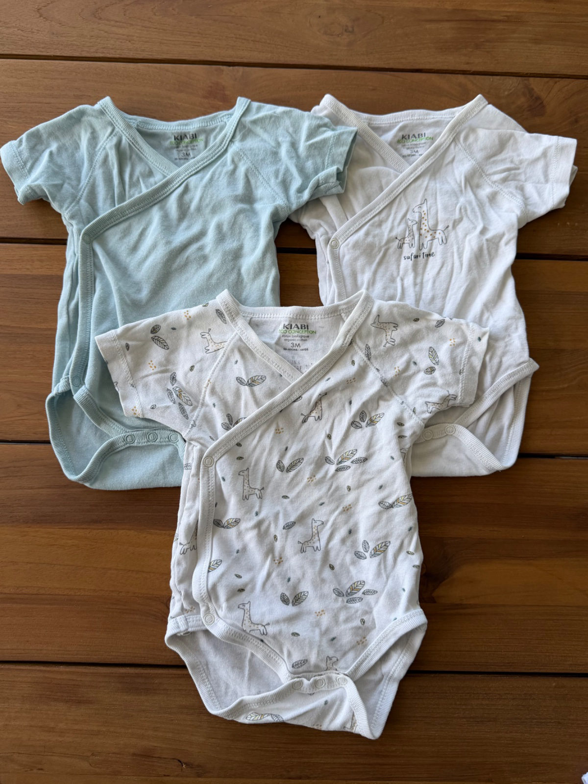Lot de 3 bodys bébé  photo 1