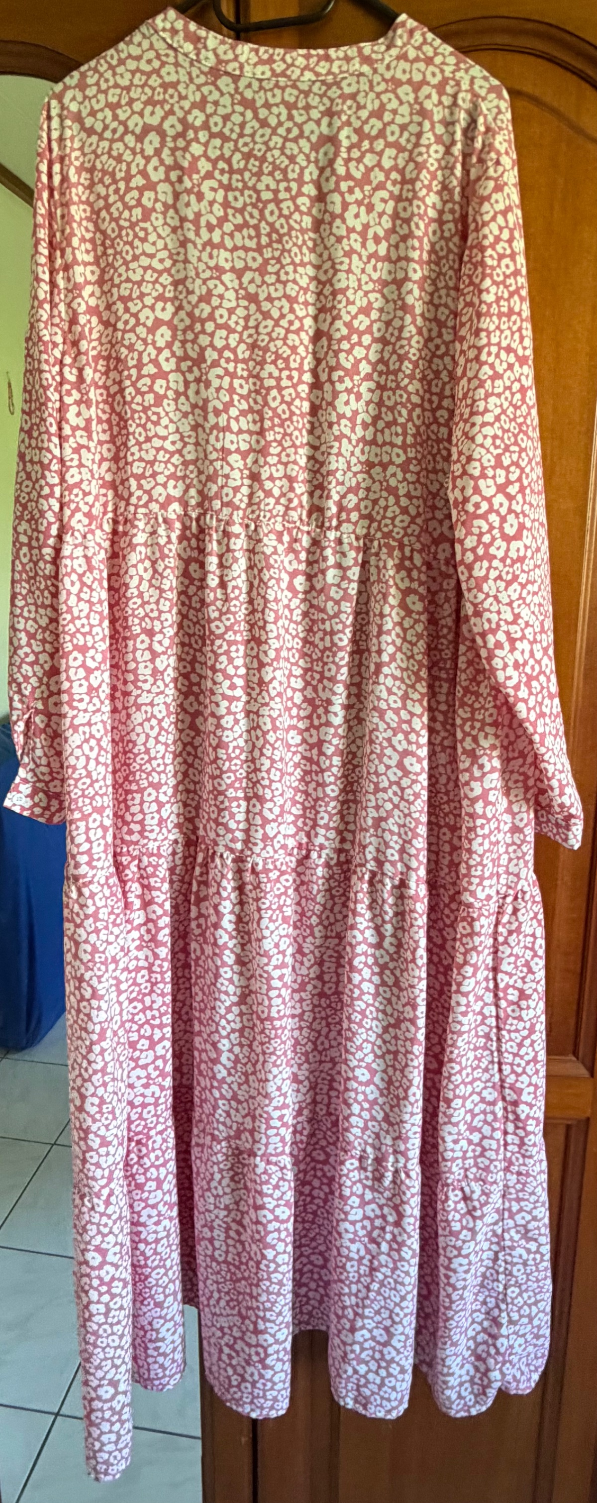 Robe longue petites fleurs blanches photo 2