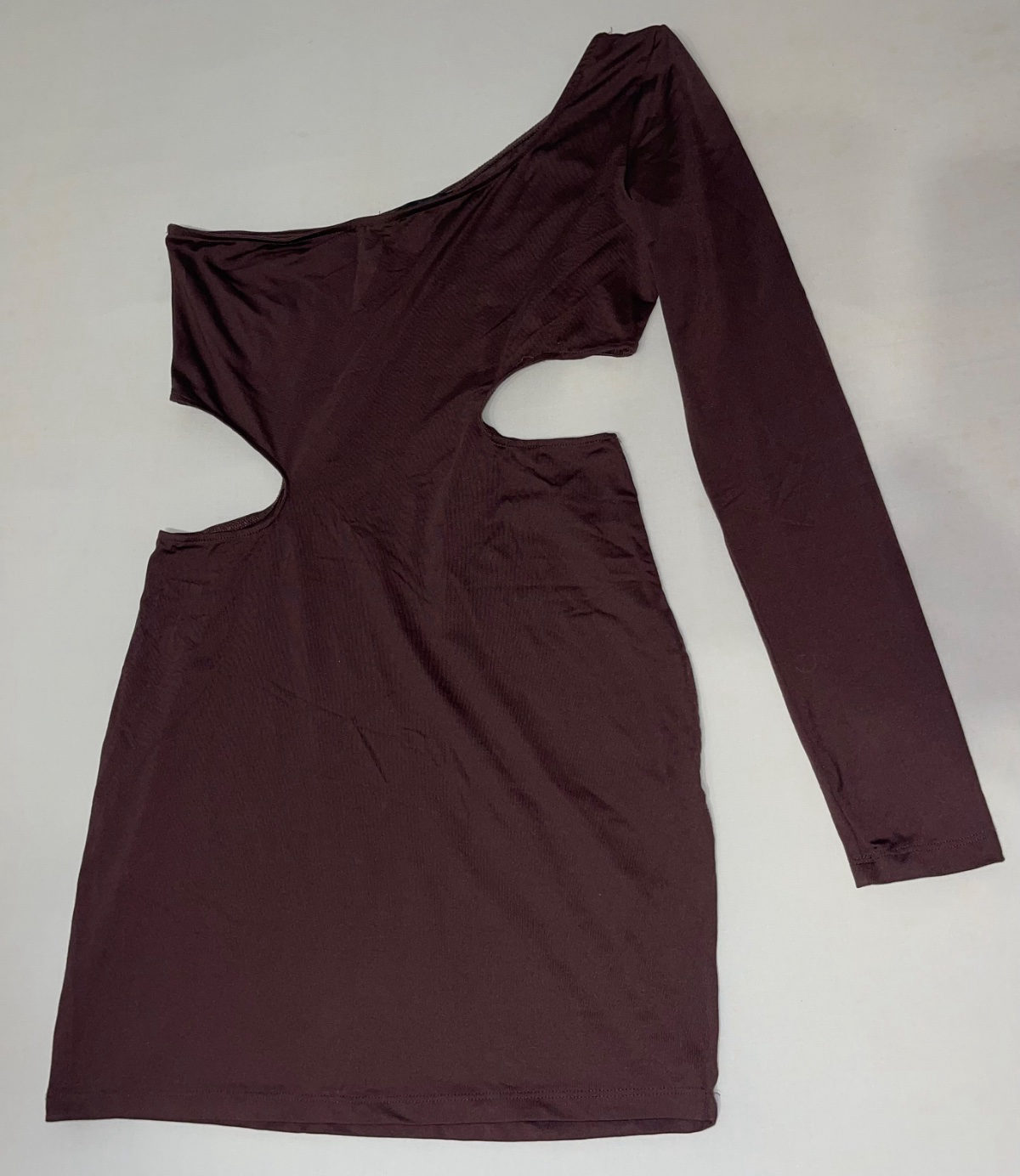 Robe asymétrique marron découpée photo 1