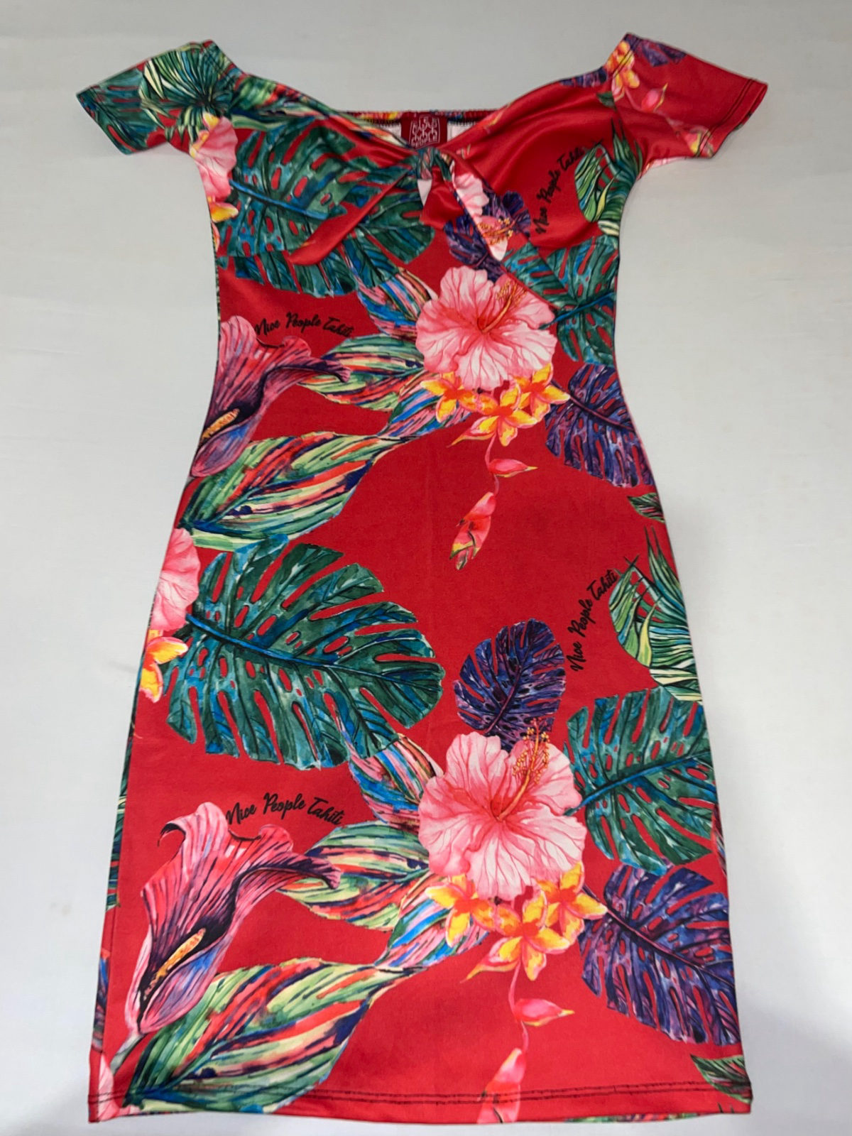 Robe tropicale rouge Nice People Tahiti photo 1