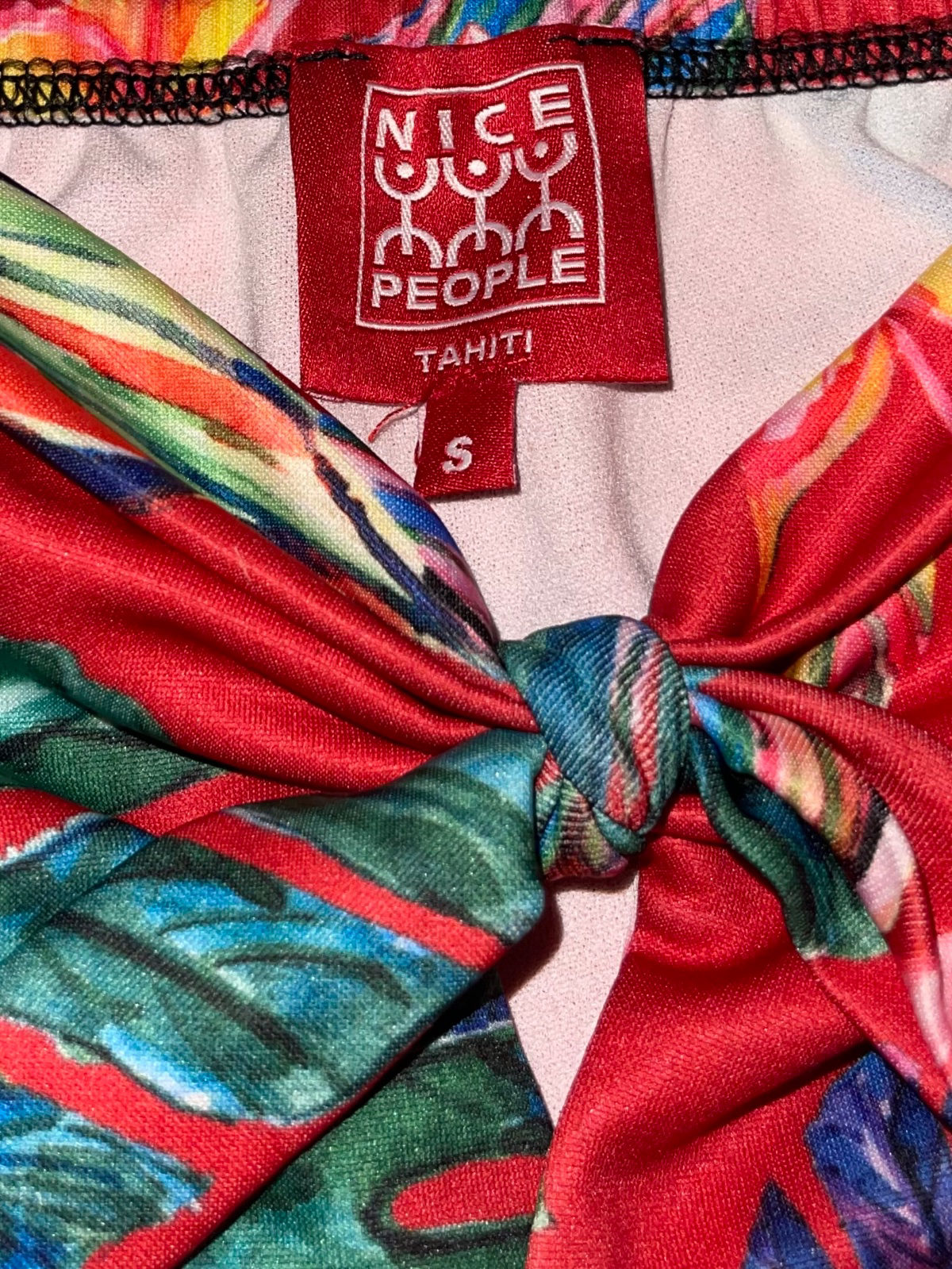 Robe tropicale rouge Nice People Tahiti photo 3