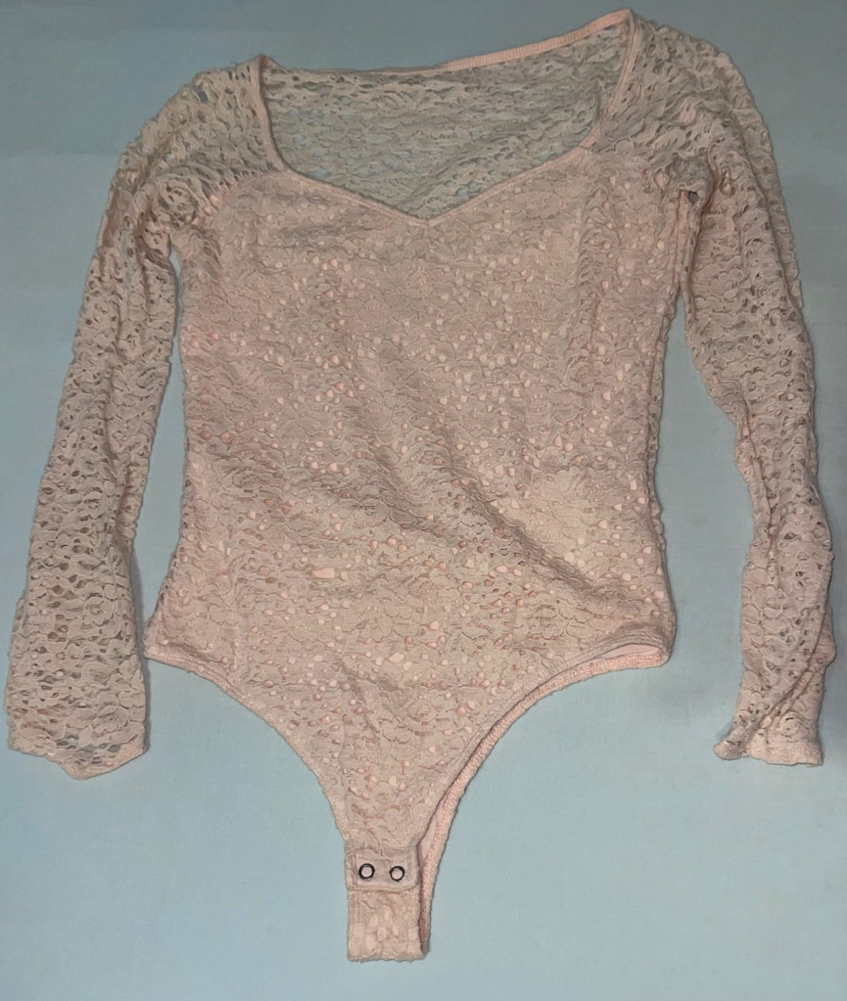 Body en dentelle rose pâle manches longues photo 1