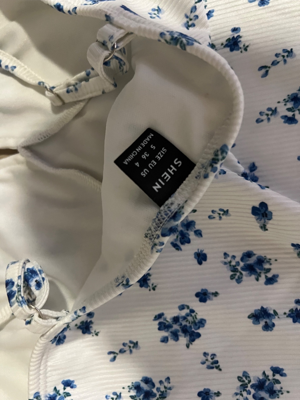 Robe à motif fleuri bleu  photo 3