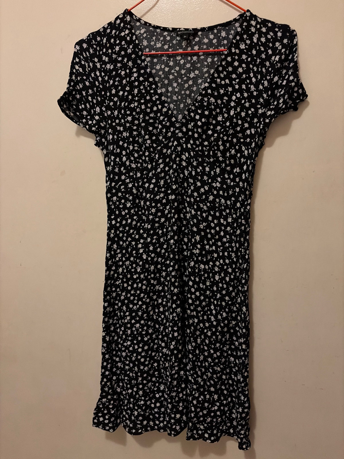 Robe noire à petites fleurs  photo 1
