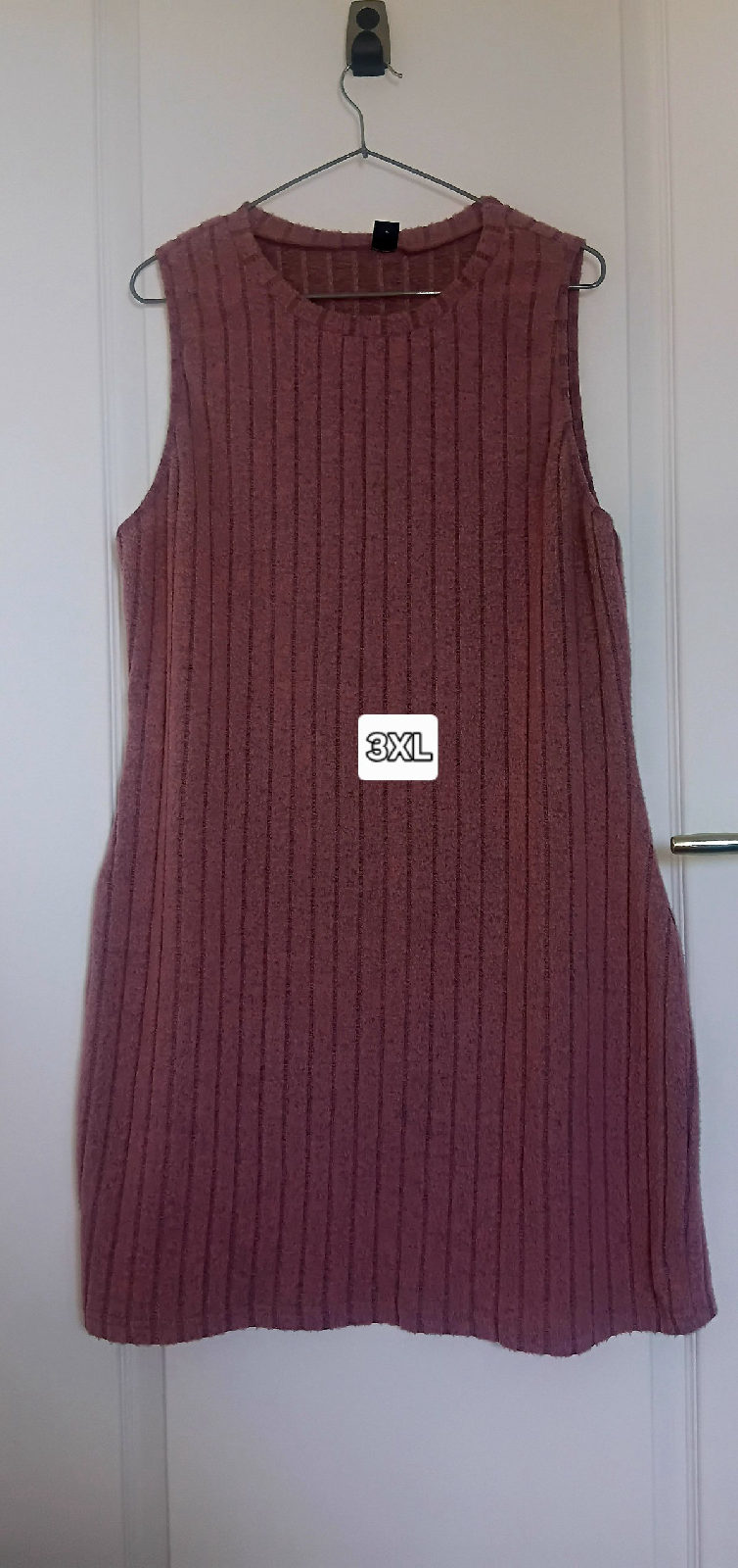 Robe courte côtelée rose sans manches photo 1