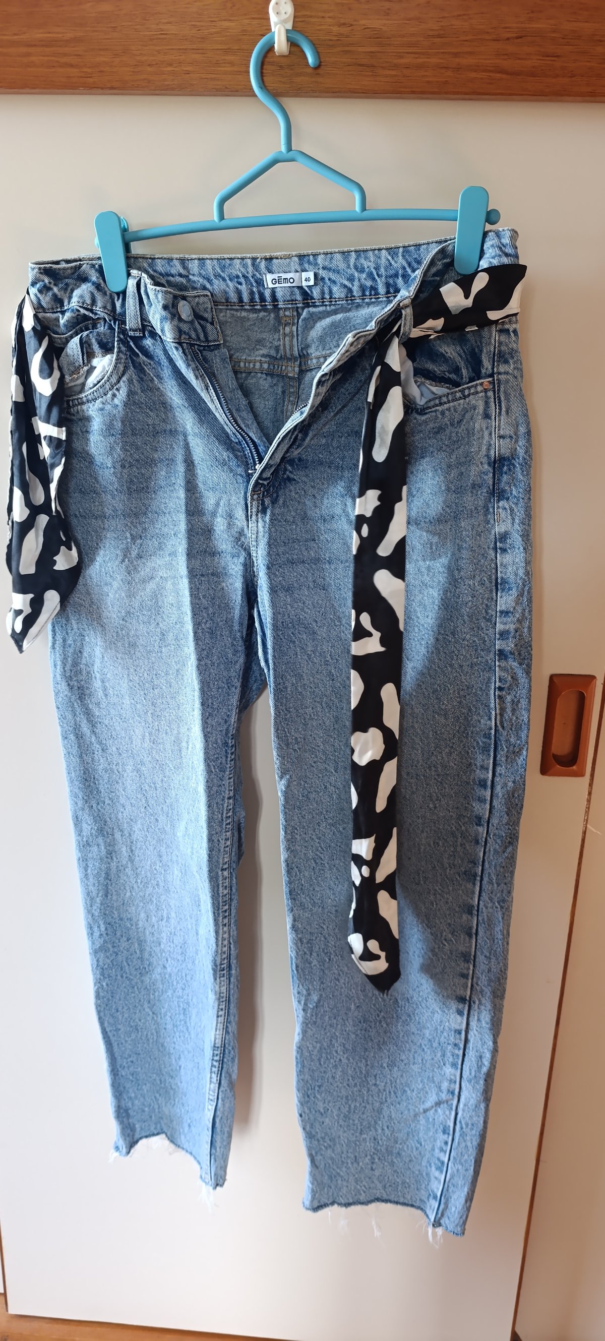 Jeans photo 1