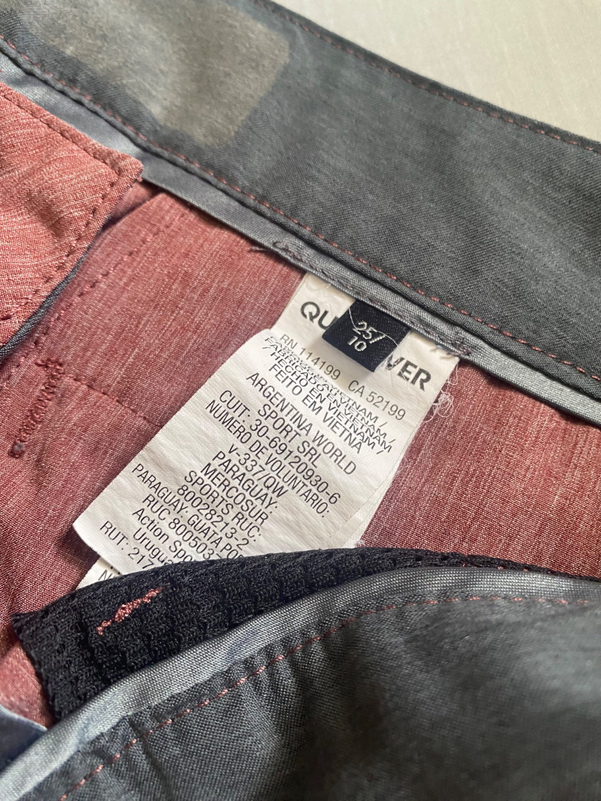 Short Quiksilver rouge brique photo 2