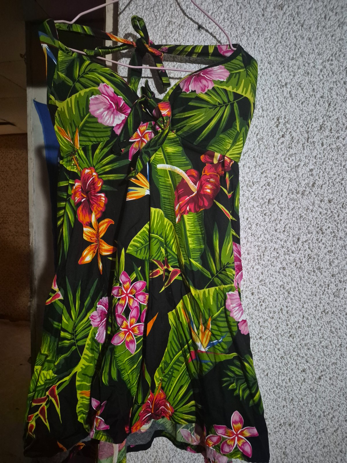 Robe bustier fleurie ambiance tropicale photo 1
