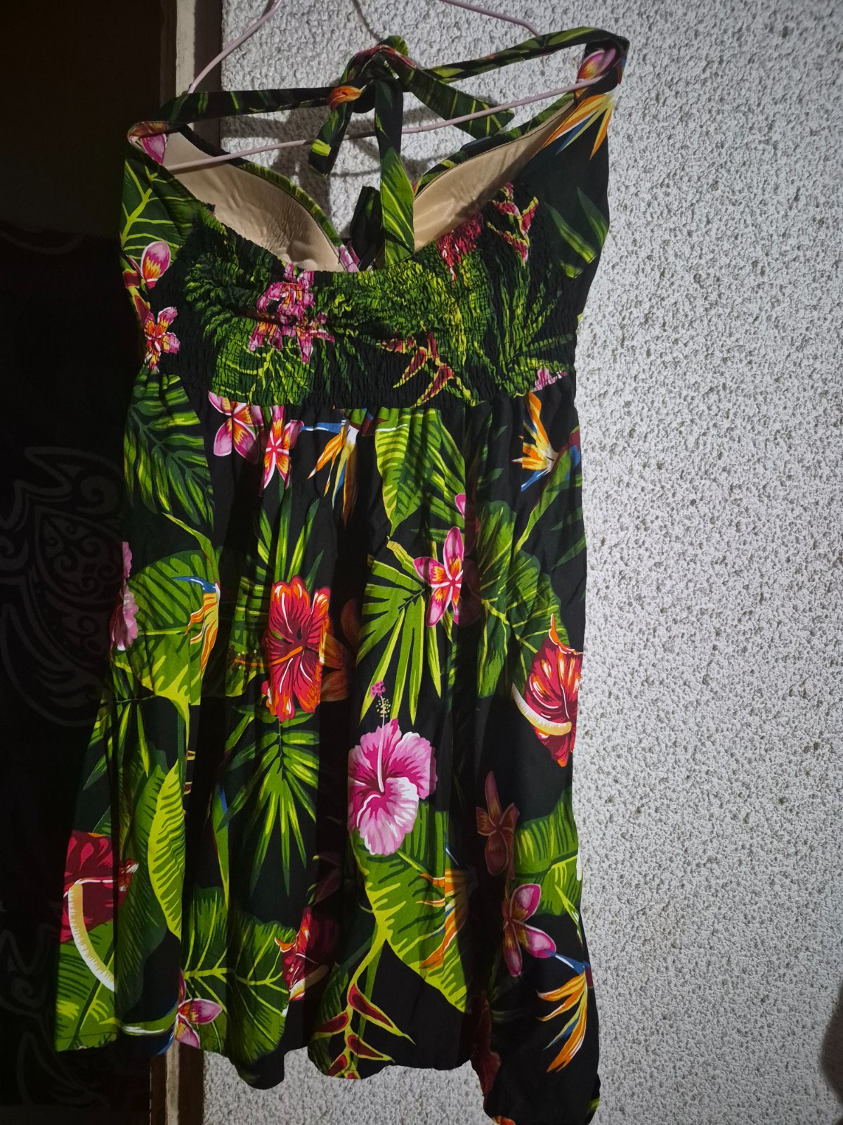 Robe bustier fleurie ambiance tropicale photo 2