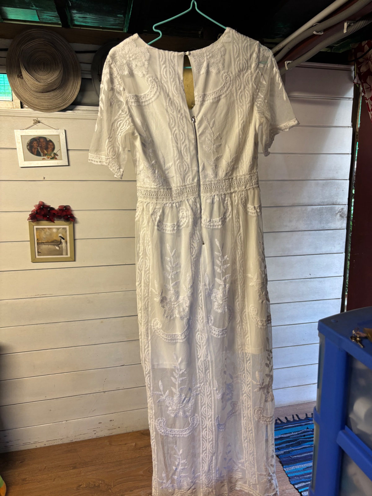Robe longue blanche brodée style bohème chic photo 2