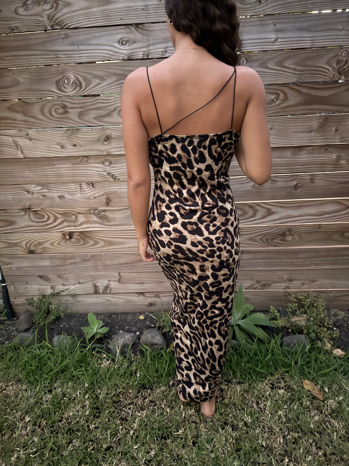 Robe longue léopard à fines bretelles photo 2