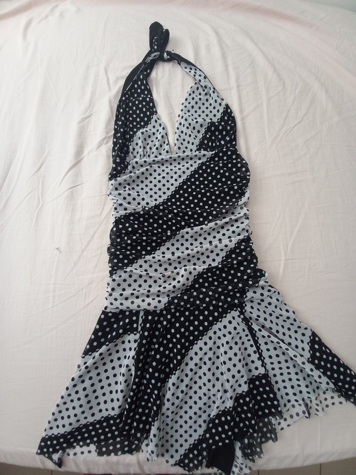 Robe dos nu à pois noir et blanc photo 1