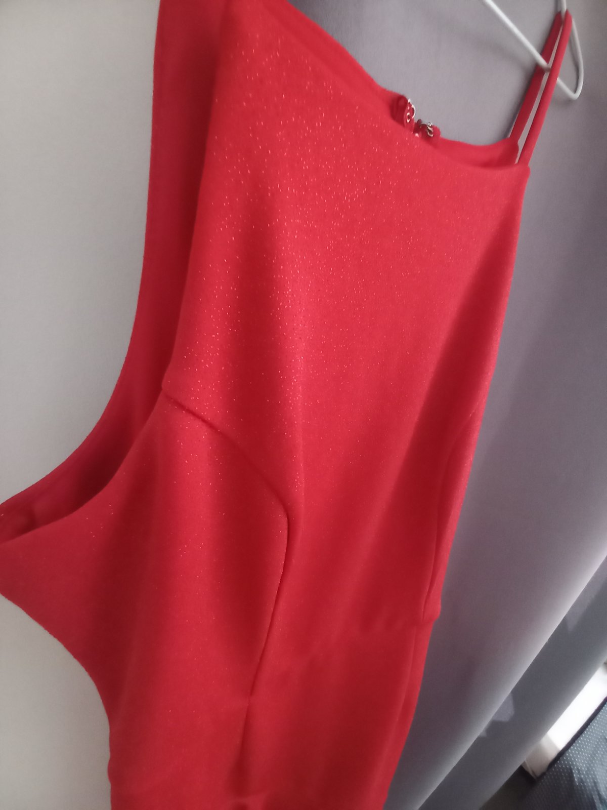 Robe de soirée à paillette rouge photo 3