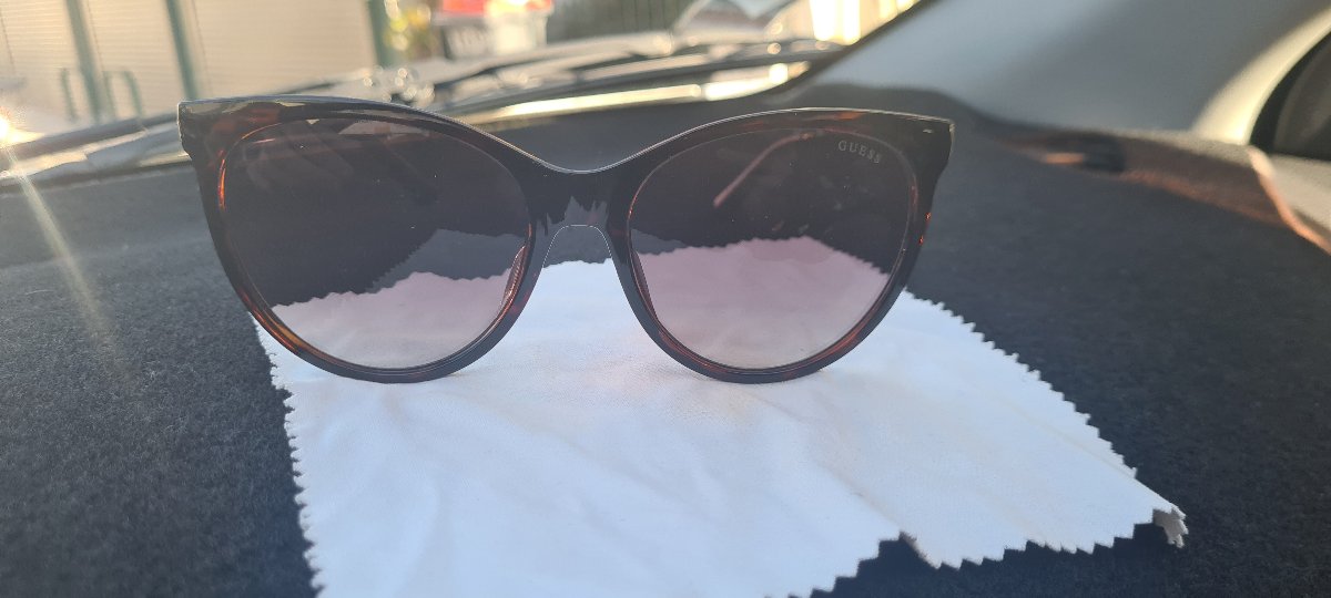 Lunette de soleil GUESS photo 1