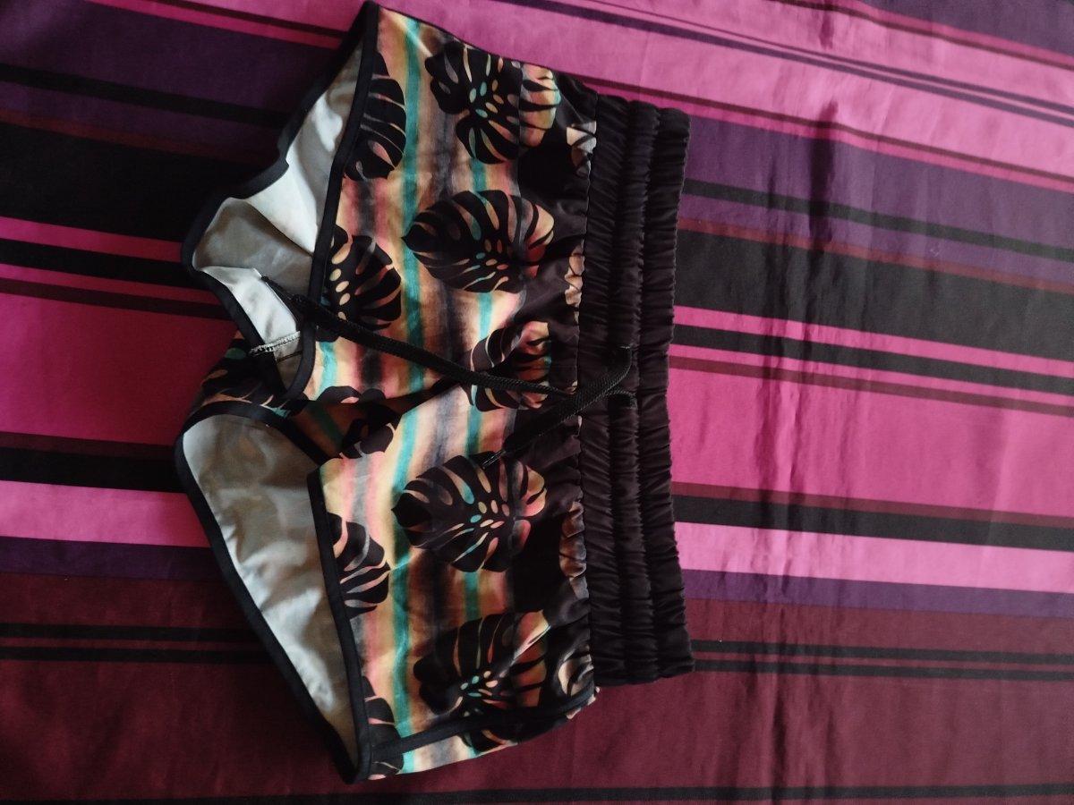 Short de bain tropical photo 1