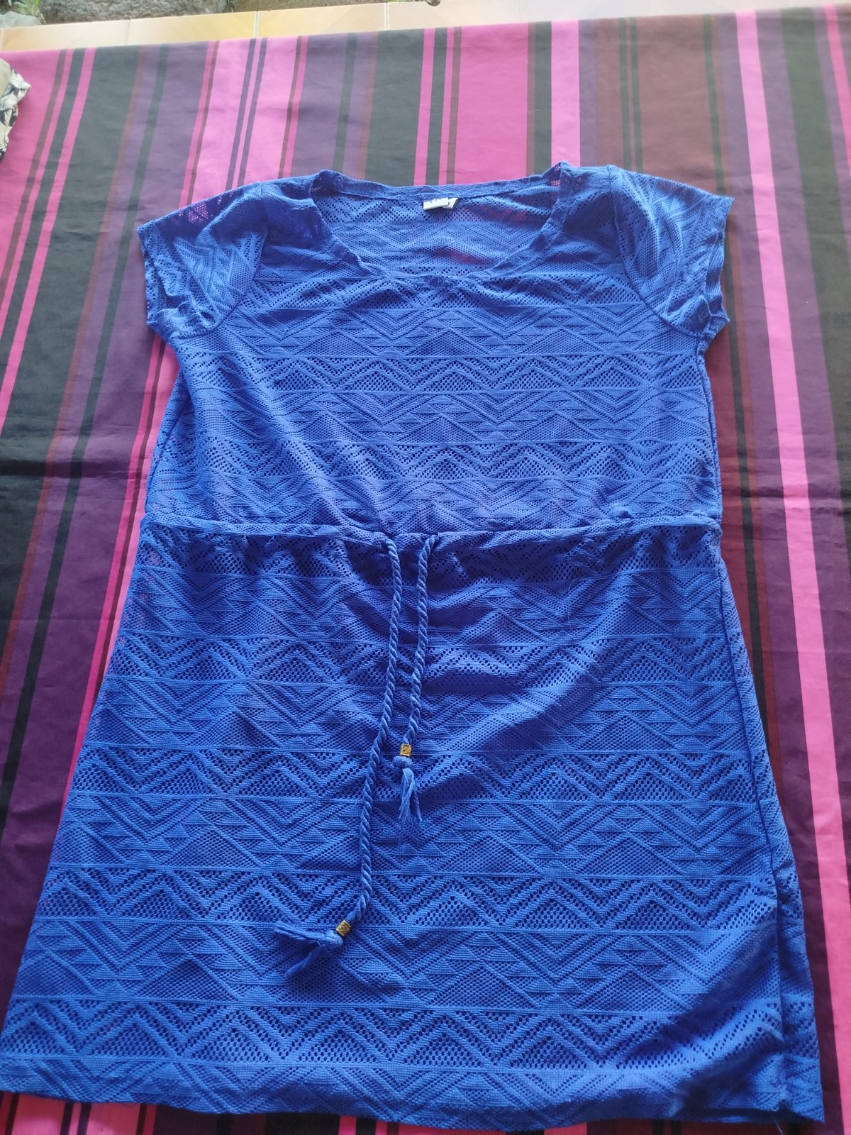 Robe plage bleue ajourée avec cordon photo 1