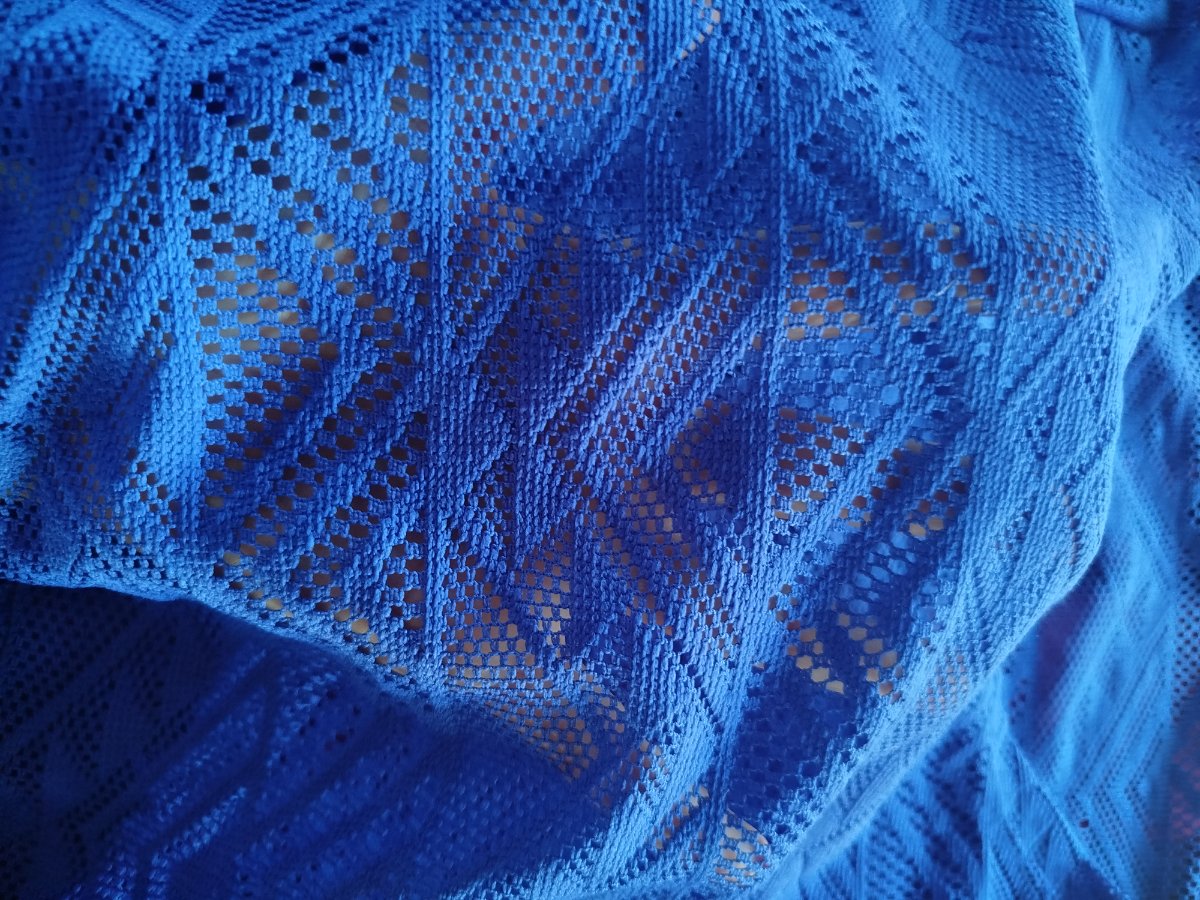 Robe plage bleue ajourée avec cordon photo 3