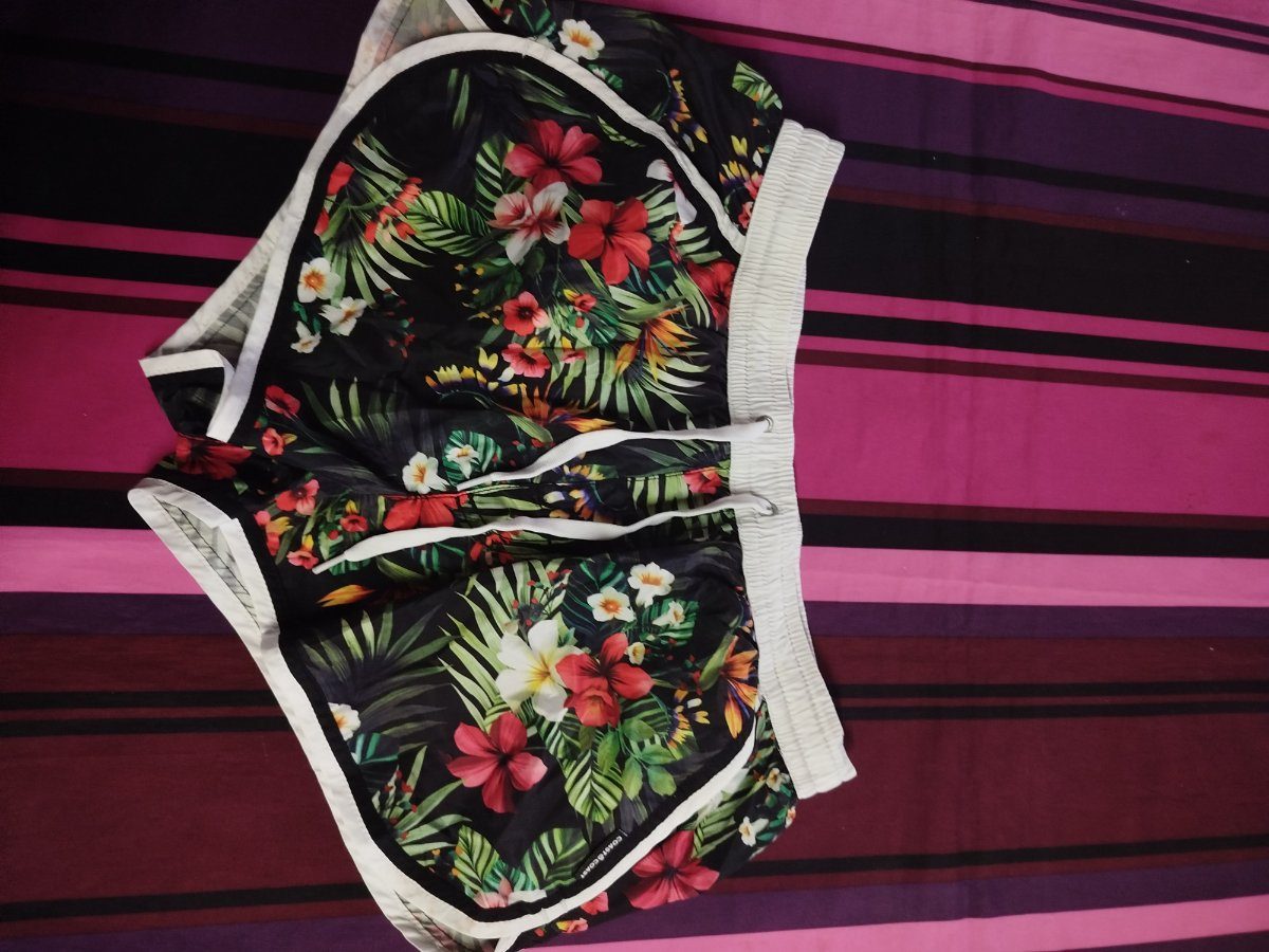 Shorts S photo 1