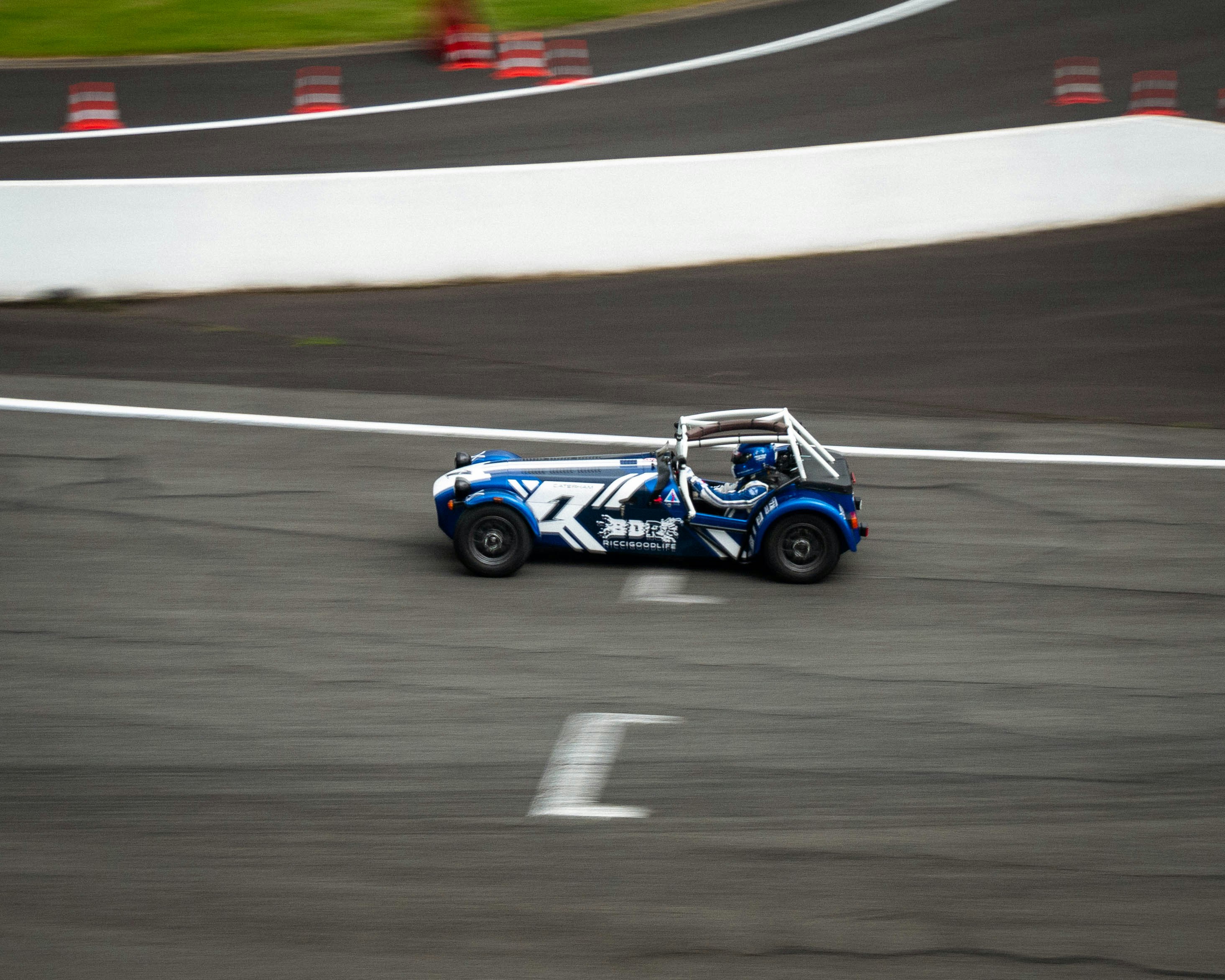 Drive a Caterham on Tarlen Carshare