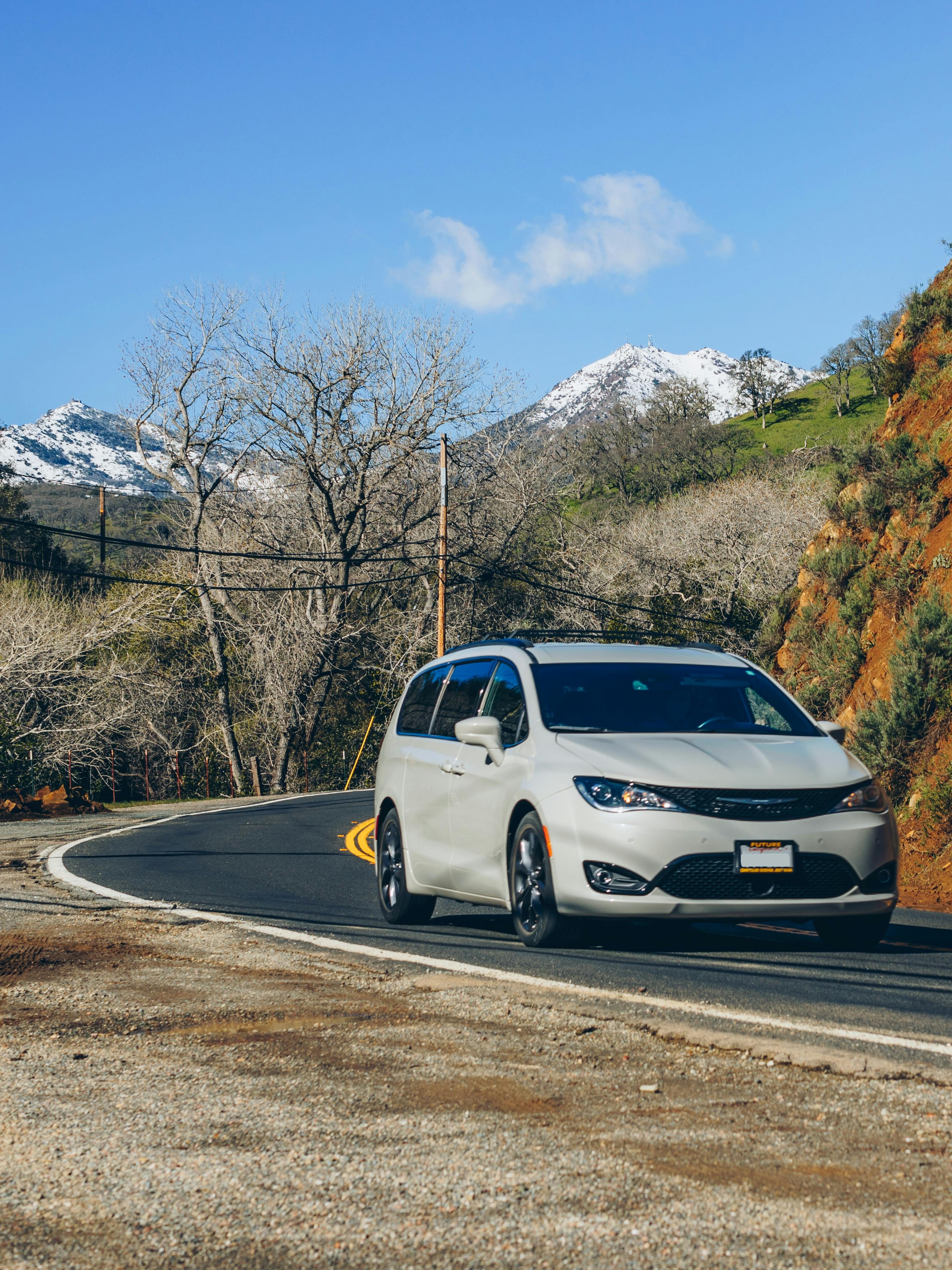 Drive a Chrysler on Tarlen Carshare