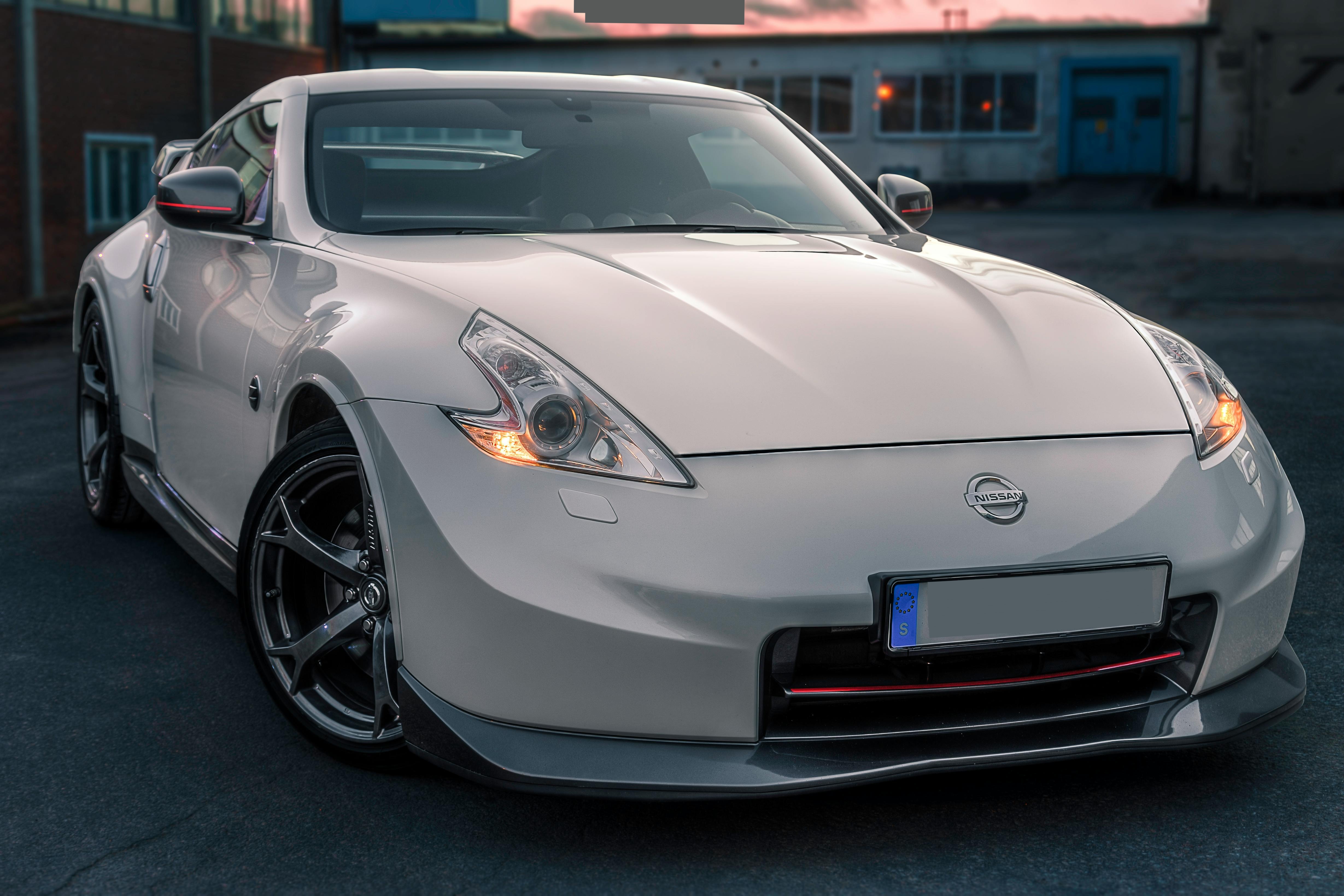 Drive a Nissan on Tarlen Carshare