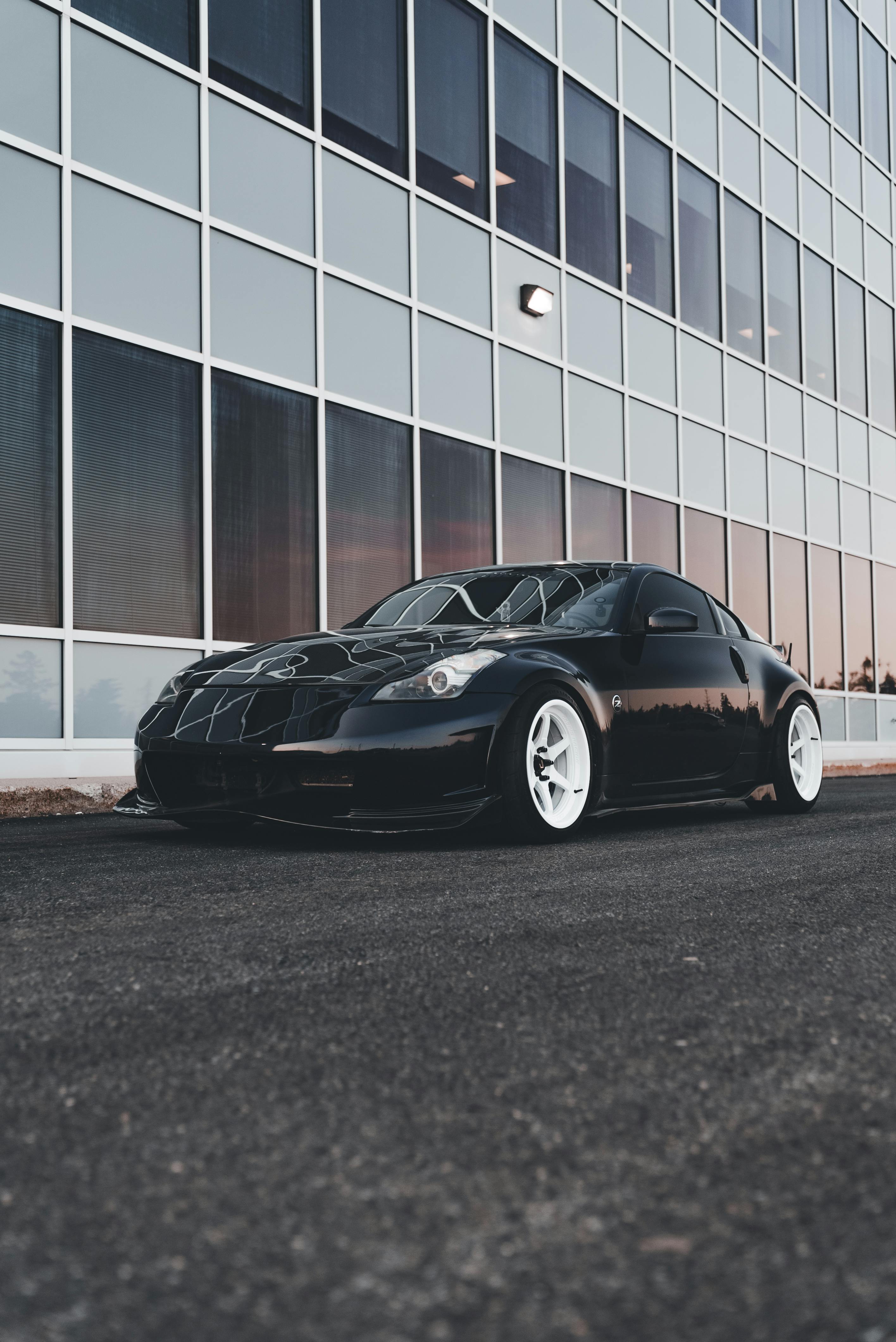 Drive a Nissan on Tarlen Carshare
