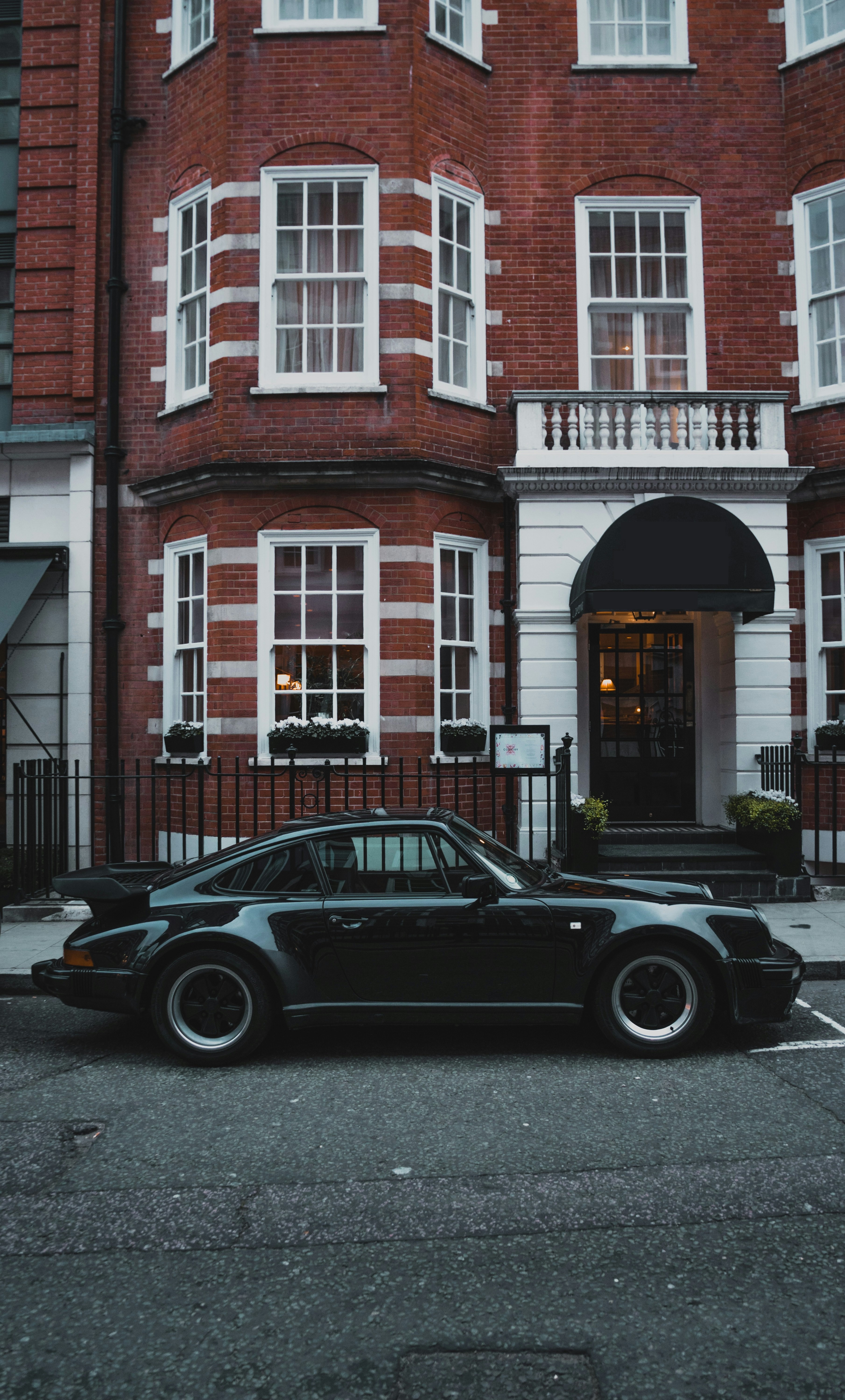 Drive a Porsche on Tarlen Carshare