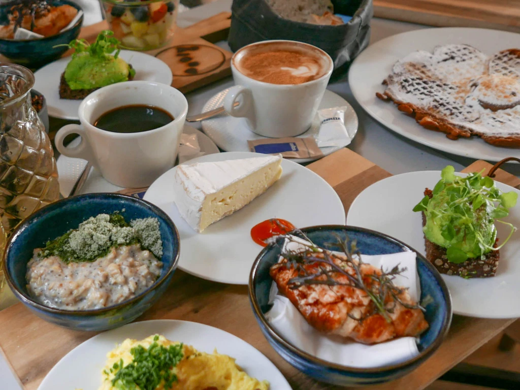 Klassisk smørrebrød hos Åland Café