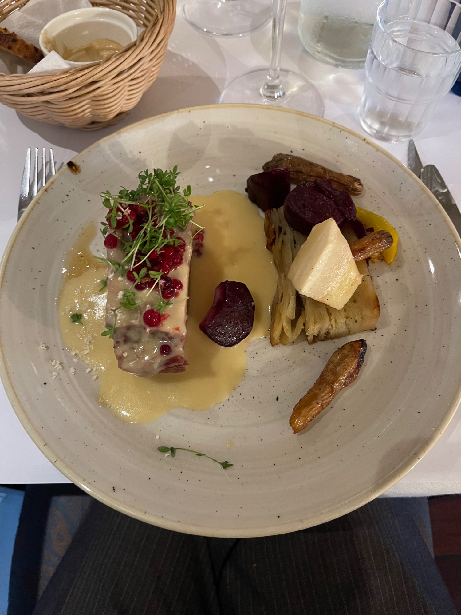 Sprængt okskespidsbryst hos Restaurant Skipperly I/S