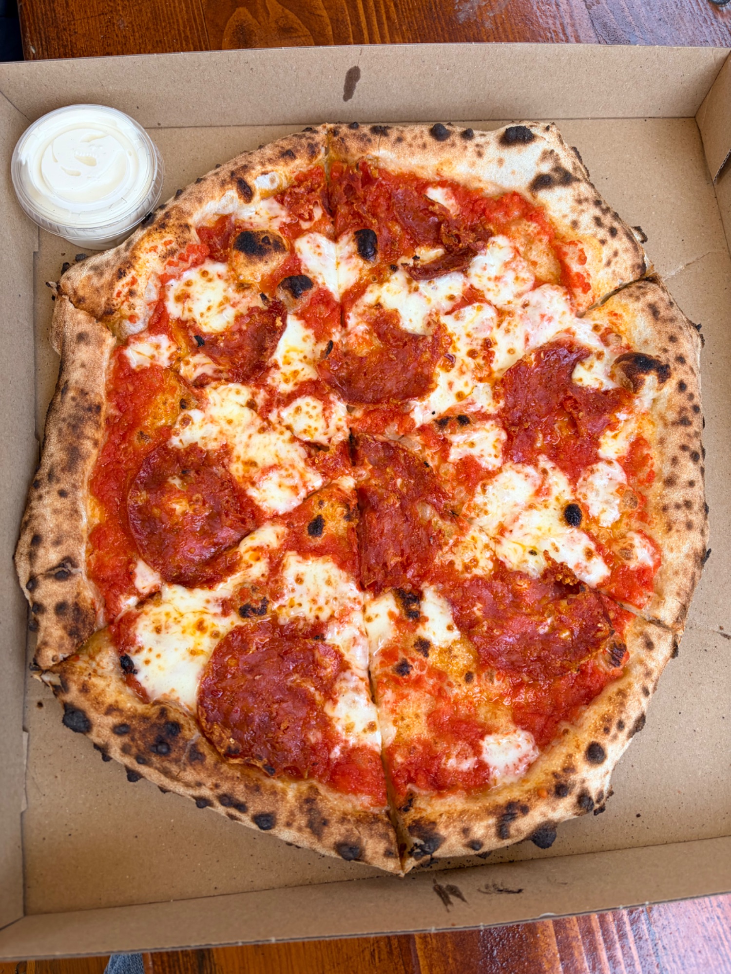 Pepperoni Pizza hos Out of Office Pizza