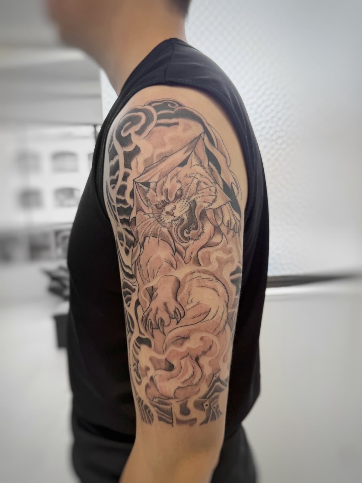 ALIEN TATTOO KOBE / 㐂の和彫りのタイガーとクラウドのタトゥー