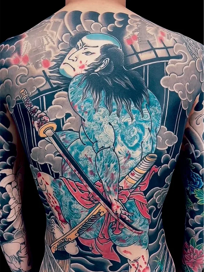KZの和彫りの武者のタトゥー（背中）