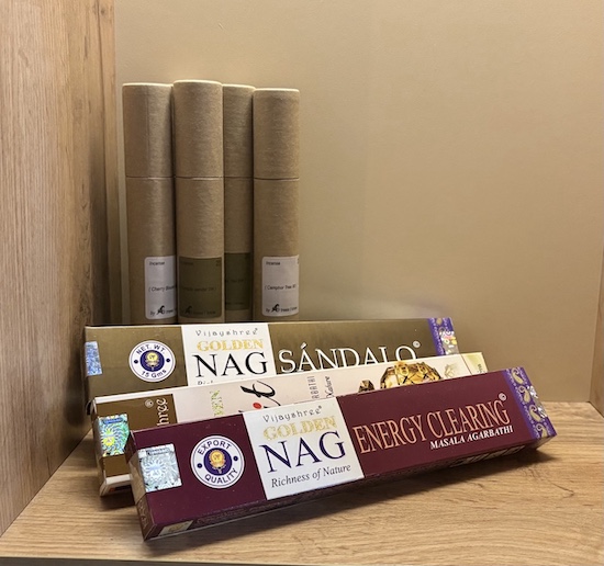 Індійські пахощі NAG (Satya) та японські пахощі (без основи)