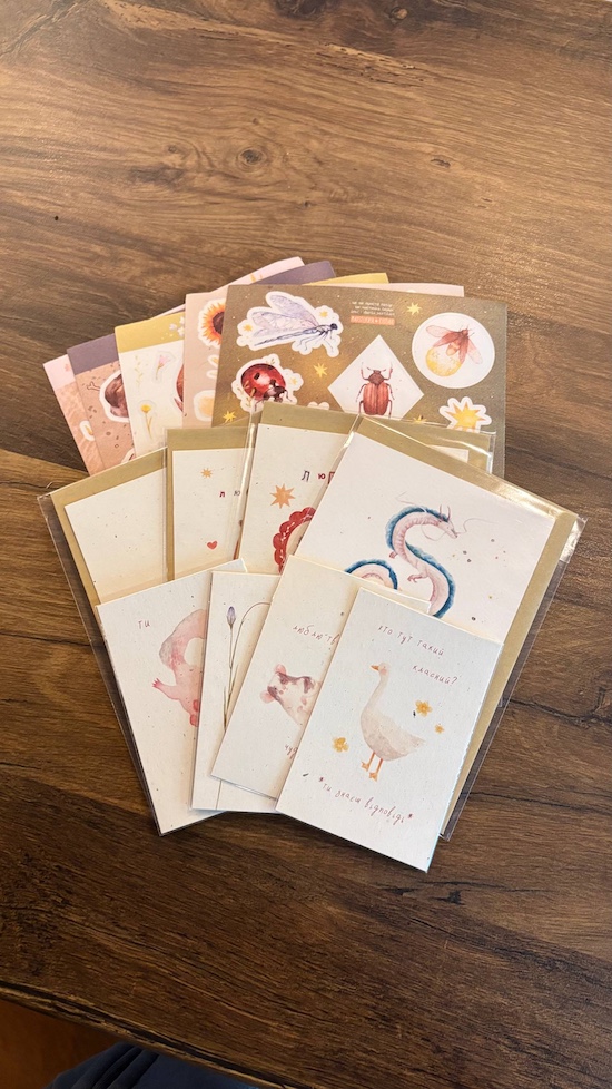 Листівки та стікери