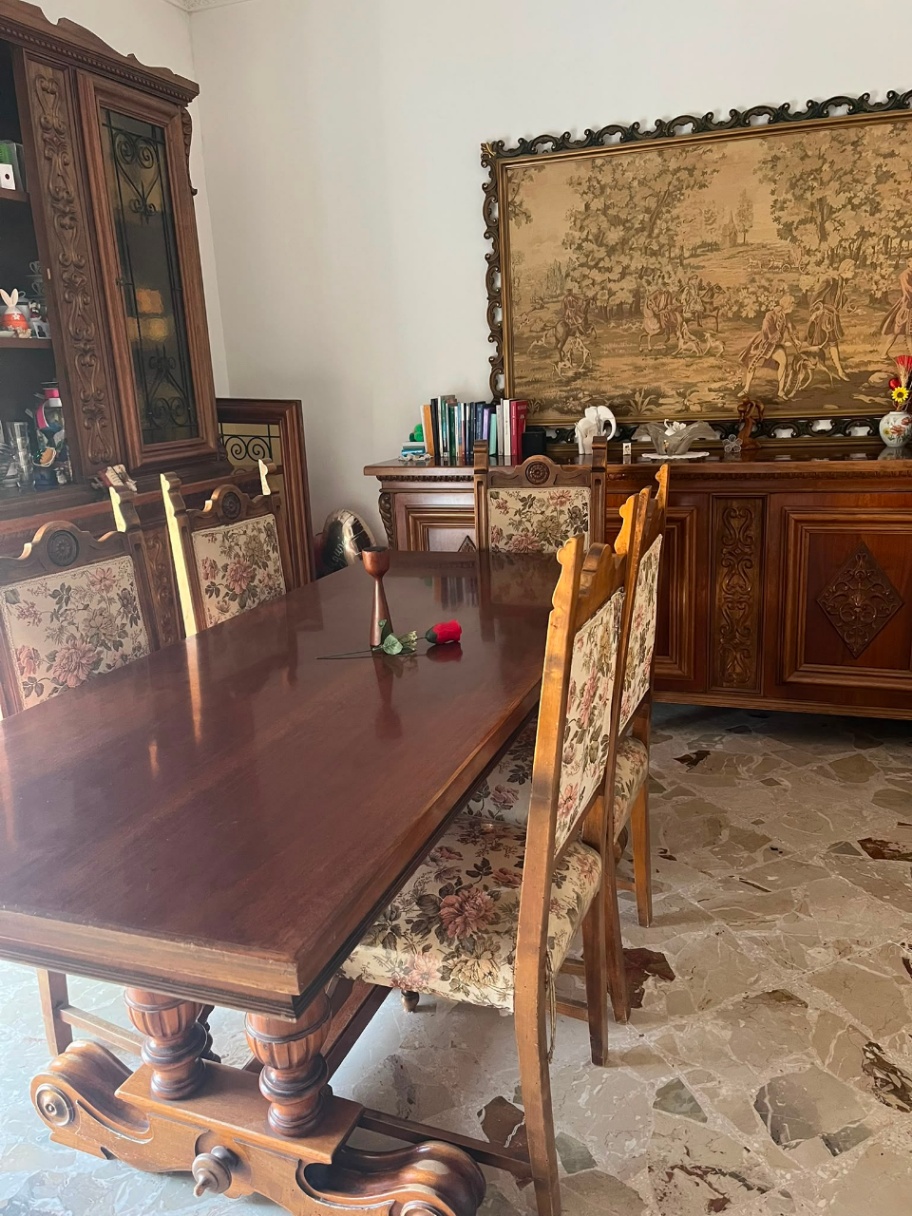 Mobili da salotto antichi — immagine 1
