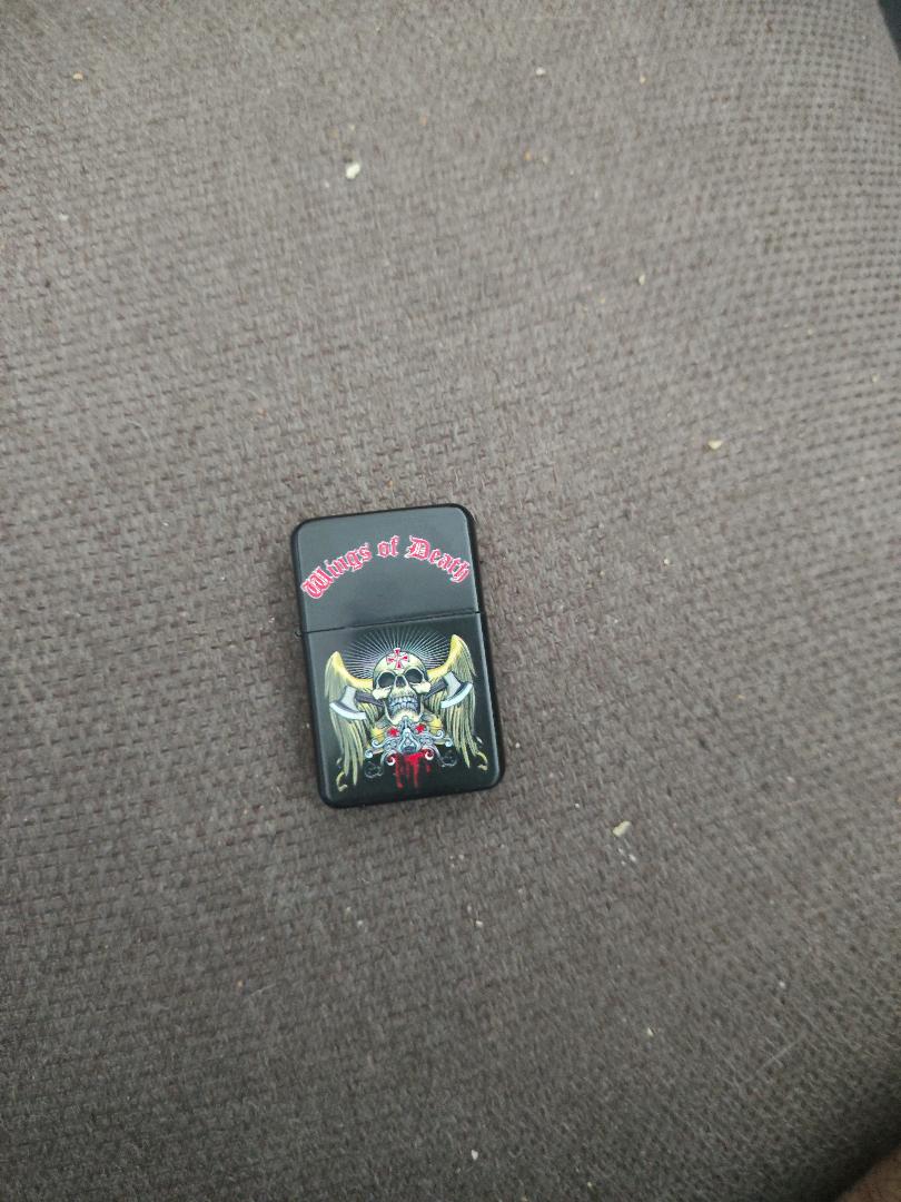 regalo un accendino Zippo — immagine 1