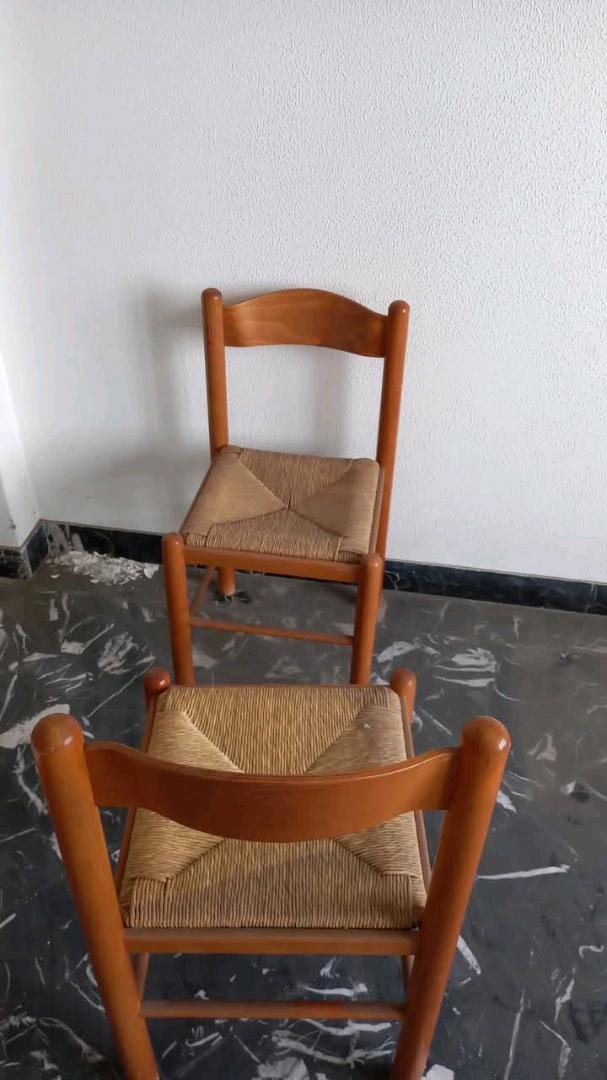 Immagine di 4 sedie