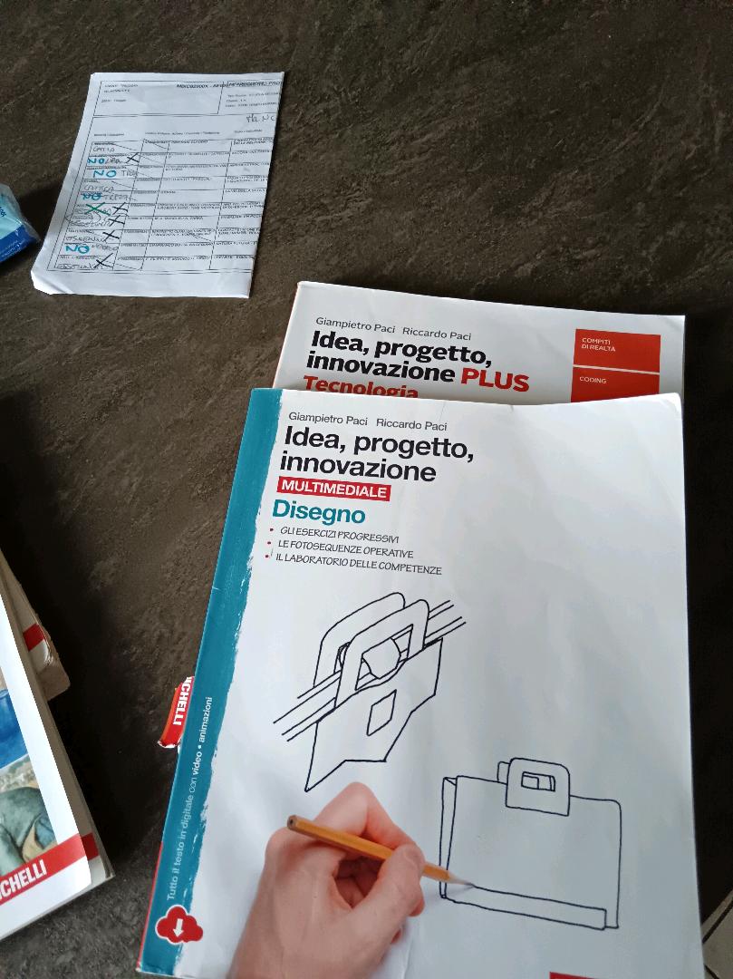 Immagine di libri scolastici medie be