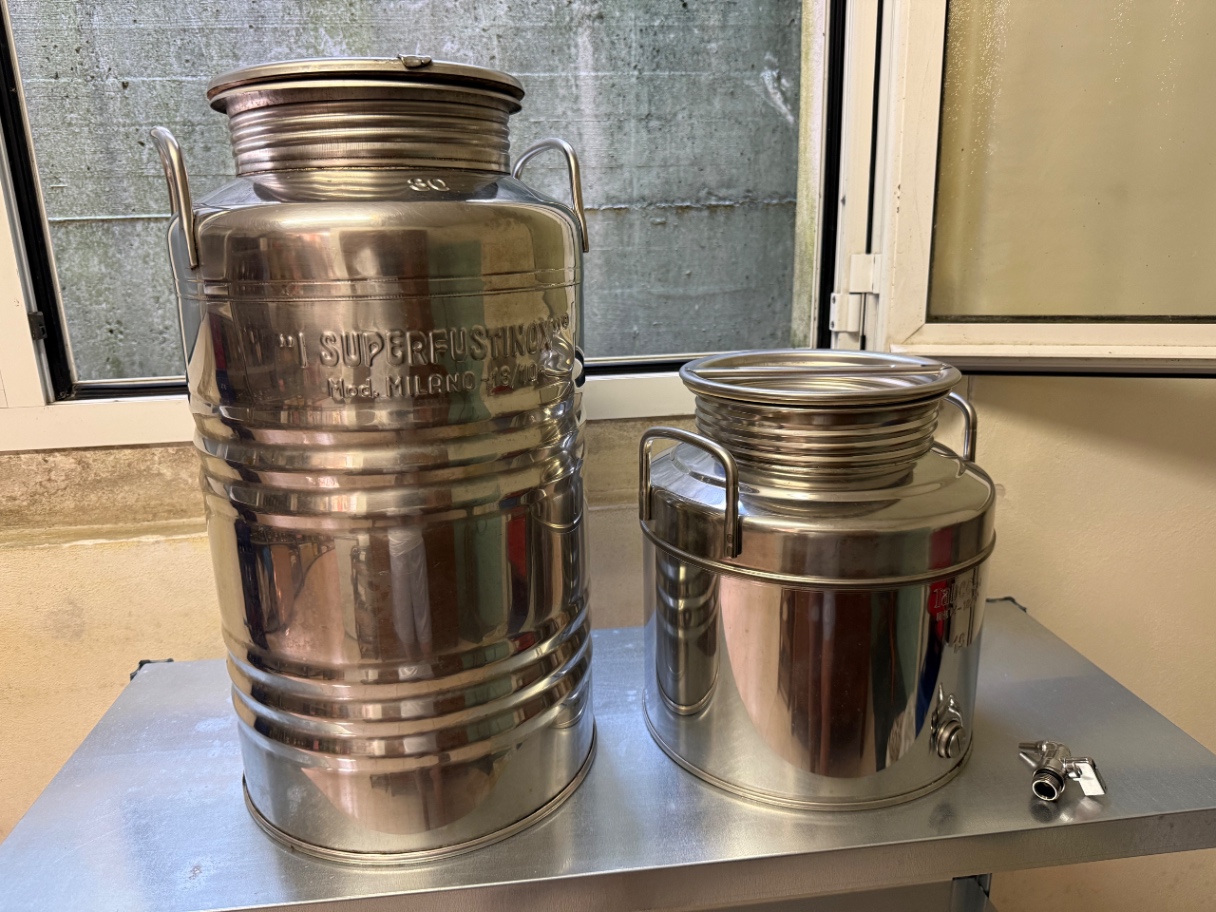 Fusti in acciaio per olio — immagine 1