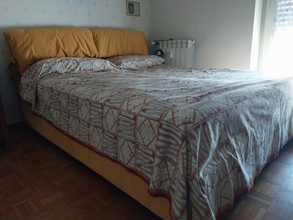 Letto matrimoniale con contenitore — immagine 1
