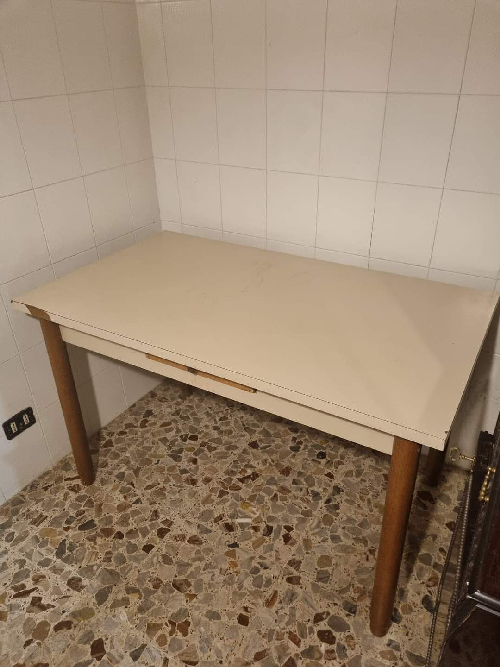 Immagine di tavolo da pranzo 