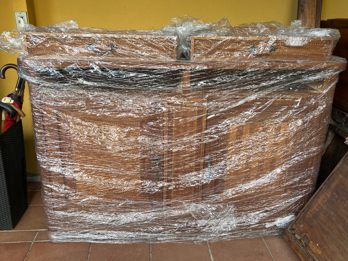 Credenza in legno anni 70 — immagine 1