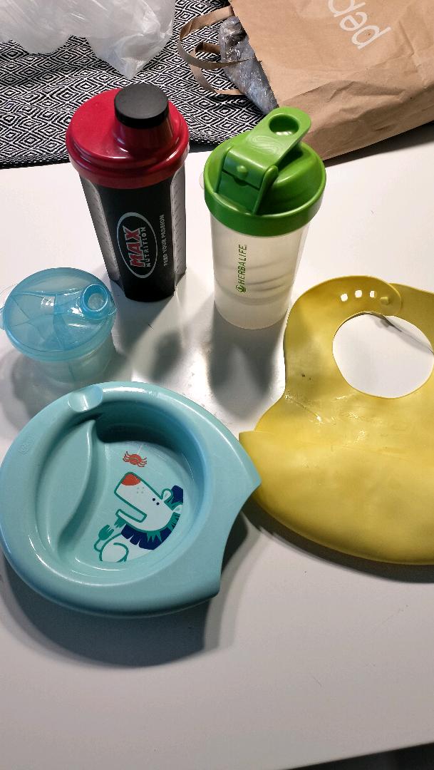 Immagine di shaker, bavette, dosatore