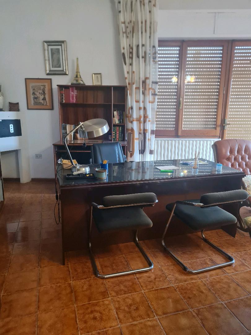 Immagine di Scrivania da Studio